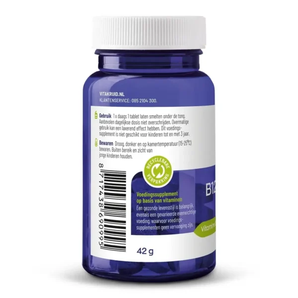 Une bouteille en plastique bleue de Vitakruid - B12 Combi 6000® avec Folate et P-5-P (60 comprimés à sucer) avec un bouchon blanc et des instructions en néerlandais sur l'étiquette.
